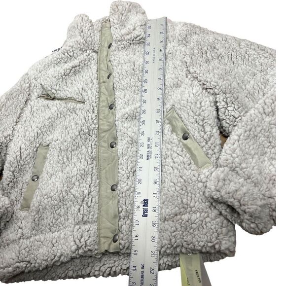 BLANKNYC Jacket Womens S‎ Grey Faux Fur Stand Collar Bomber Teddy - Picture 4 of 16